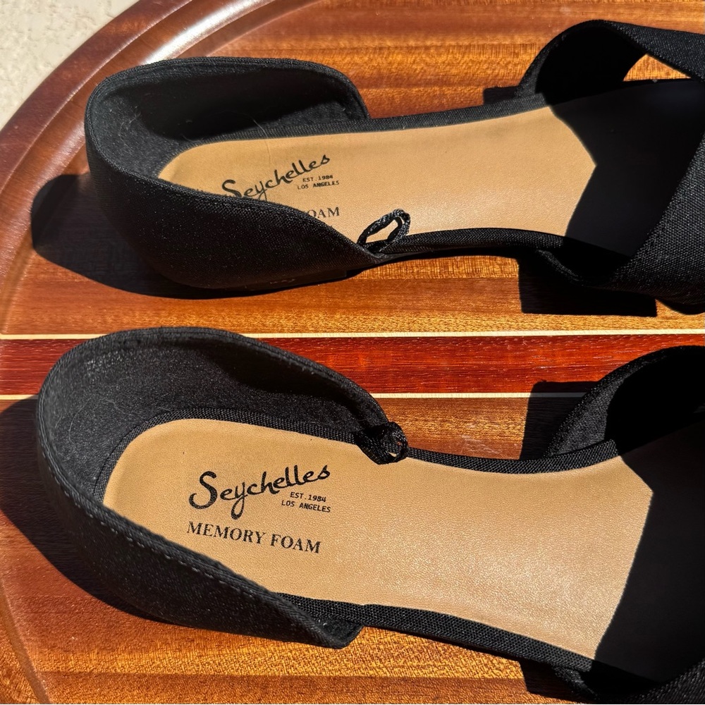 Point Toe Flats Seychelles  Black Size 9.5 With Memory Foam Sole - Picture 4 of 8